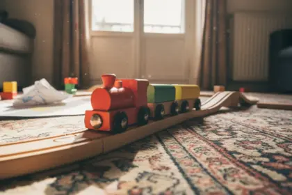 Train en bois pour bébé : 5 critères pour un jouet sûr et durable